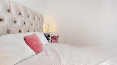 Denise online show from 02/20/25, 01:40