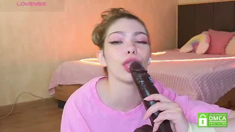 Snapshot of deepcums_ chatting on 07/10/26, 08:50 Sophie online show from 07/10/26, 08:50