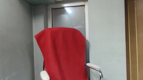 hi guys i m a cute milf i m here for good time and nice people pls be respectfool and enjoy me online show from 10/01/25, 08:42