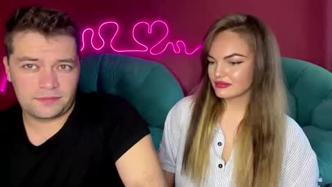 Snapshot of deeplookscouple chatting on 09/14/25, 01:10 deeplookscouple online show from 09/14/25, 01:10