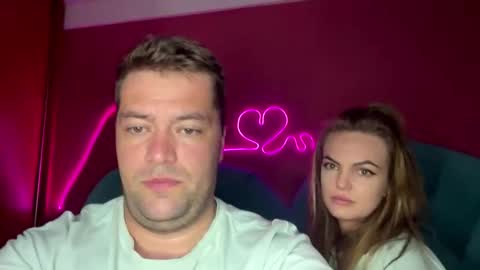 Snapshot of deeplookscouple chatting on 09/15/25, 03:12 deeplookscouple online show from 09/15/25, 03:12