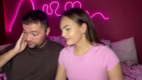 Snapshot of deeplookscouple chatting on 09/28/25, 01:16 deeplookscouple online show from 09/28/25, 01:16