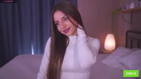 Snapshot of deeptalkss_ chatting on 11/19/25, 08:25 Eva online show from 11/19/25, 08:25