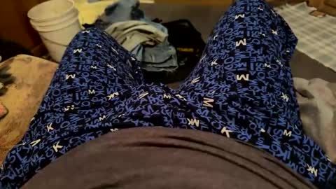 deezenutz64 online show from 04/13/26, 07:36