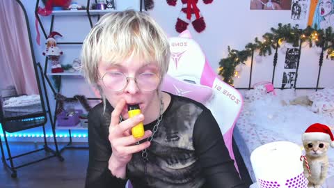 Snapshot of deficitt chatting on 01/02/25, 04:56 deficitt online show from 01/02/25, 04:56