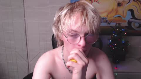 Snapshot of deficitt chatting on 01/11/25, 09:25 deficitt online show from 01/11/25, 09:25