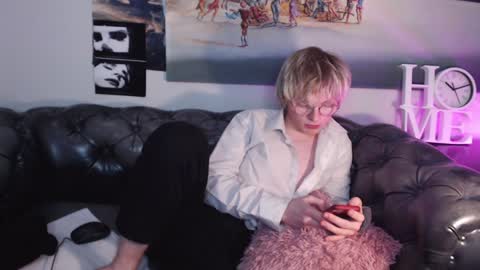 Snapshot of deficitt chatting on 01/29/25, 12:33 deficitt online show from 01/29/25, 12:33