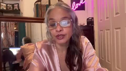 Tori online show from 11/07/25, 04:01