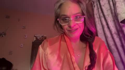 Snapshot of degeneratesaint chatting on 06/19/26, 04:39 Tori online show from 06/19/26, 04:39