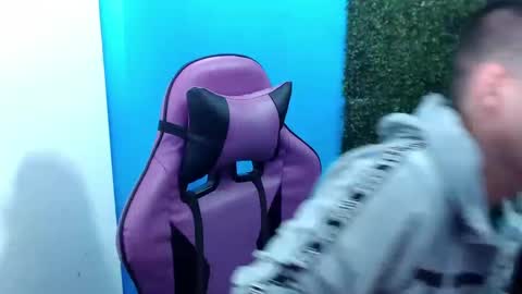 Snapshot of deiby_baby chatting on 12/03/24, 10:18 DEIBY online show from 12/03/24, 10:18