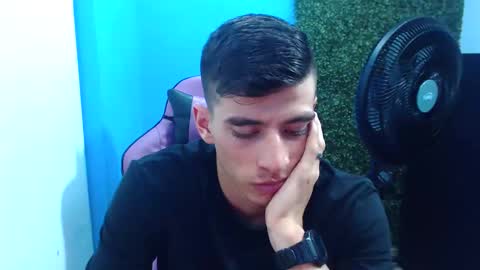 Snapshot of deiby_baby chatting on 12/13/24, 03:38 DEIBY online show from 12/13/24, 03:38