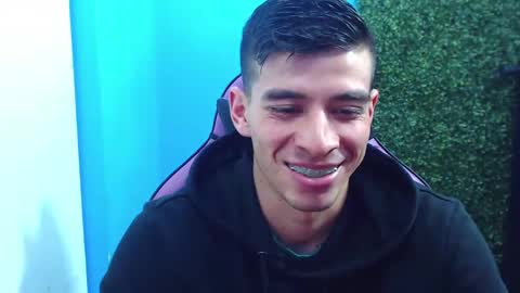 Snapshot of deiby_baby chatting on 12/14/24, 02:45 DEIBY online show from 12/14/24, 02:45