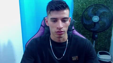 Snapshot of deiby_baby chatting on 12/20/24, 12:30 DEIBY online show from 12/20/24, 12:30