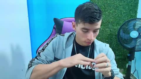 Snapshot of deiby_baby chatting on 02/08/25, 01:22 DEIBY online show from 02/08/25, 01:22