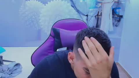 Snapshot of deiby_baby chatting on 10/31/25, 10:00 DEIBY online show from 10/31/25, 10:00