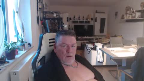 deinprinz2312 online show from 01/10/25, 07:35