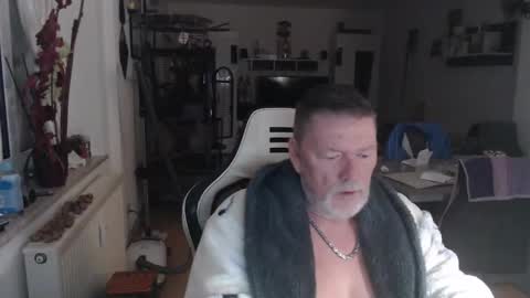 deinprinz2312 online show from 11/04/25, 05:17