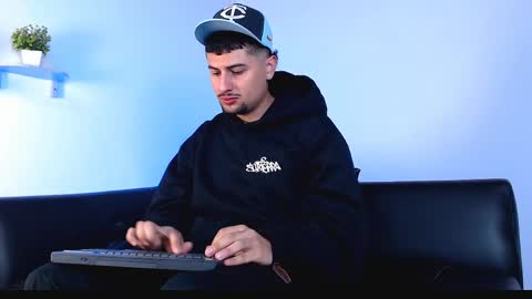  DEIVY  online show from 04/20/26, 12:57