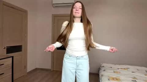 Snapshot of dejameneal chatting on 02/19/26, 07:26 Mila online show from 02/19/26, 07:26