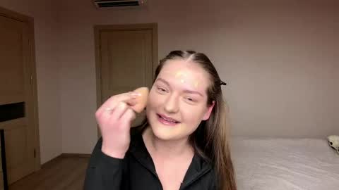 Mila online show from 04/10/26, 12:32