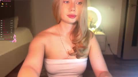 Snapshot of delanona chatting on 04/27/26, 09:35 Dia online show from 04/27/26, 09:35