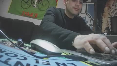 delaylaylay online show from 03/31/26, 12:01