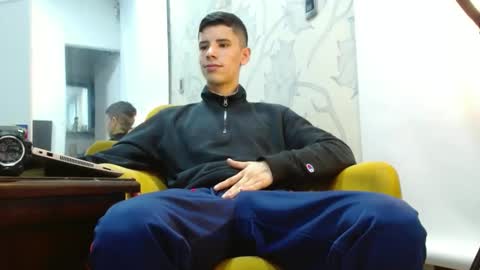 Snapshot of delglo chatting on 10/08/25, 05:16 delglo online show from 10/08/25, 05:16