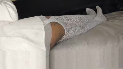 deli_la online show from 04/11/26, 07:45