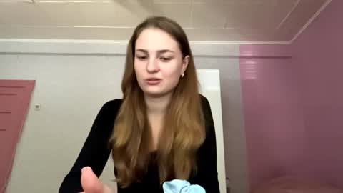 Snapshot of deliamcchriston chatting on 06/23/26, 12:36 Sofi online show from 06/23/26, 12:36