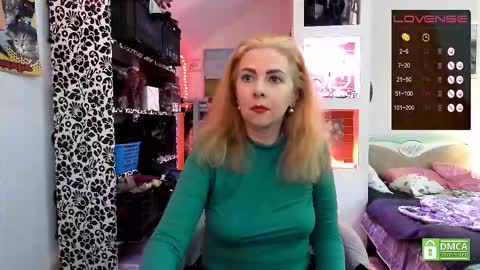 Delicacat online show from 09/17/25, 12:29