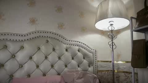 iyalicious online show from 04/23/26, 01:07