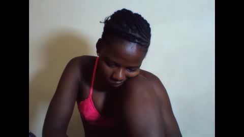 Snapshot of deliciousbabe01 chatting on 10/20/25, 12:00 EVAH online show from 10/20/25, 12:00