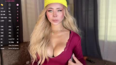 Hello your loving faye 3 online show from 04/22/26, 08:17