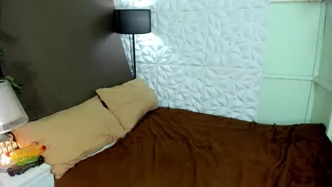 Snapshot of delightfulasianhugecock chatting on 09/28/25, 06:02 delightfulasianhugecock online show from 09/28/25, 06:02