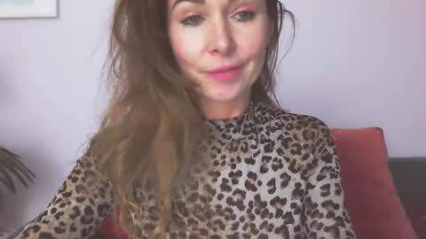 Snapshot of delilah_sweet chatting on 01/05/26, 06:00 delilah_sweet online show from 01/05/26, 06:00