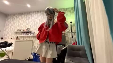 Mila online show from 11/15/25, 04:25