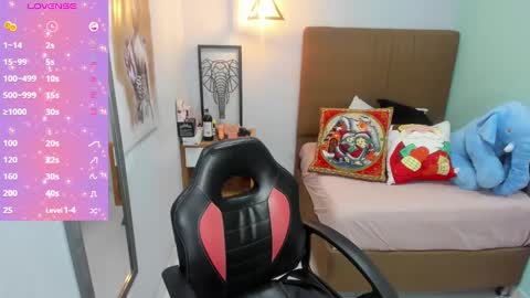 Snapshot of delilaquinn chatting on 12/18/24, 07:08 delilaquinn online show from 12/18/24, 07:08