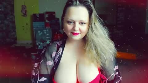 Snapshot of delinnia chatting on 01/07/25, 05:42 Margo online show from 01/07/25, 05:42