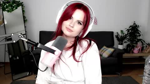 dellacrush_ online show from 09/08/25, 07:02