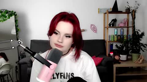 dellacrush_ online show from 09/20/25, 04:41