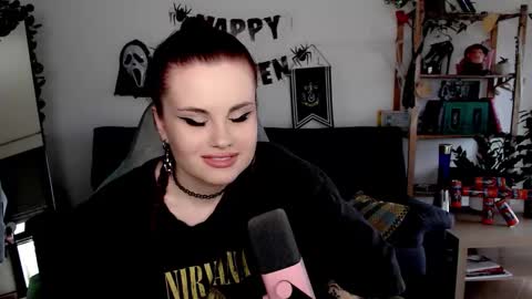 dellacrush_ online show from 11/03/25, 08:59