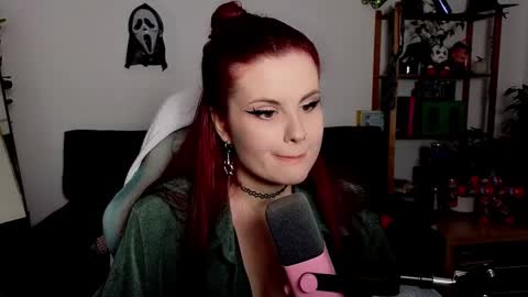 dellacrush_ online show from 11/23/25, 05:57