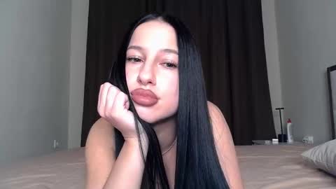 Snapshot of delly_love chatting on 09/26/25, 08:35 delly_love online show from 09/26/25, 08:35