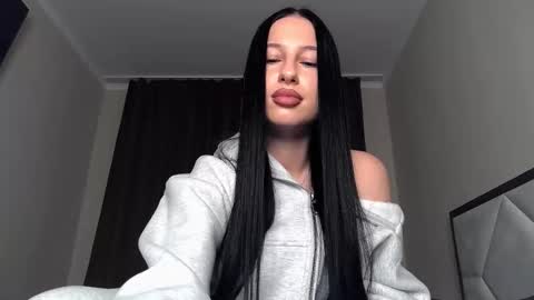 Snapshot of delly_love chatting on 10/06/25, 07:44 delly_love online show from 10/06/25, 07:44