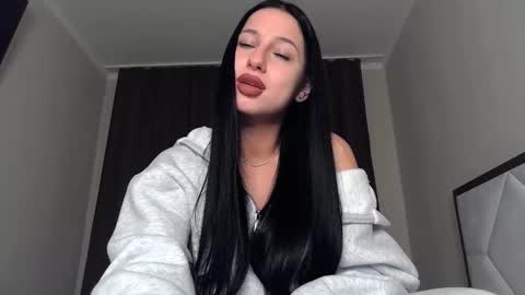 Snapshot of delly_love chatting on 10/10/25, 10:31 delly_love online show from 10/10/25, 10:31