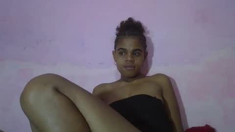 delphine online show from 04/23/26, 03:30