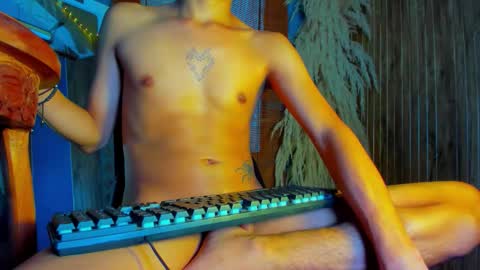 deluxe_care online show from 12/17/25, 04:24