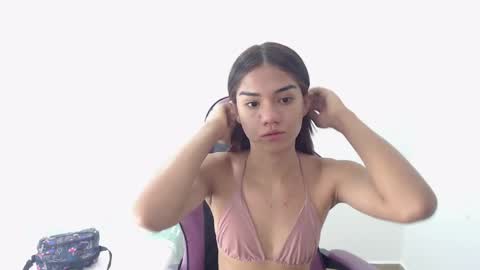 Snapshot of demi_leed chatting on 03/04/25, 12:33 DEMI online show from 03/04/25, 12:33