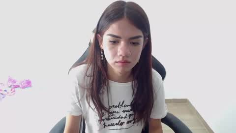 Snapshot of demi_leed chatting on 03/06/25, 01:35 DEMI online show from 03/06/25, 01:35