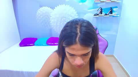 Snapshot of demi_leed chatting on 09/29/25, 12:21 DEMI online show from 09/29/25, 12:21